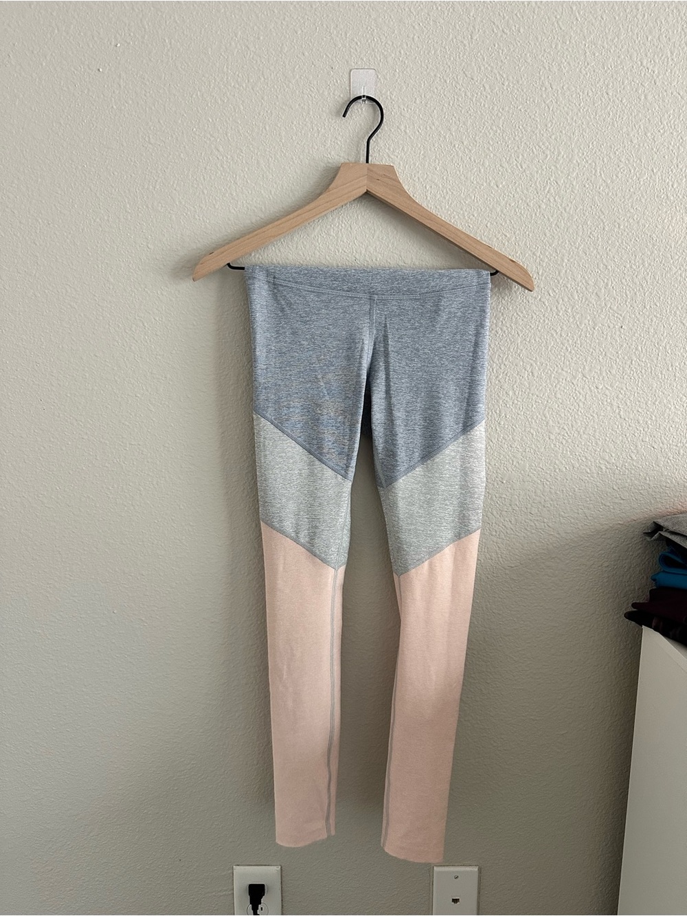 Outdoor Voices Colorblock Leggings in Gray, Light Gray & Blush